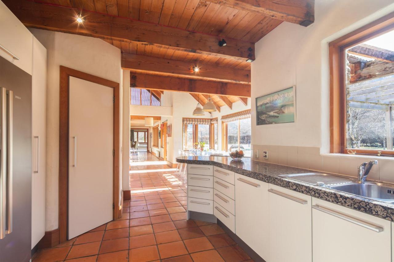 Wharenui Holiday Home By Majordomo Арроутаун Номер фото